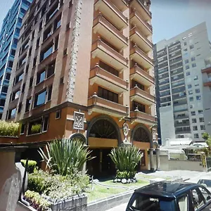 Aaa, Jacuzzi, Wifi, Cable, Internet, Malls, Cines, Transporte...todo A Pocos Pasos. Quito